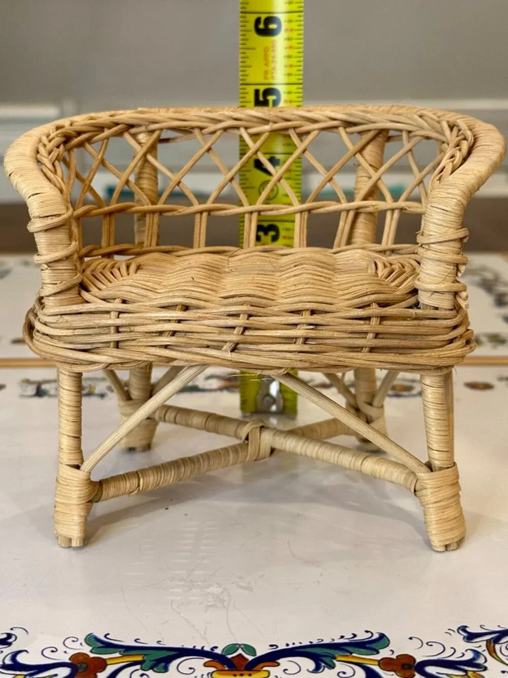 vintage miniature wicker or rattan plant stand/dollhouse loveseat